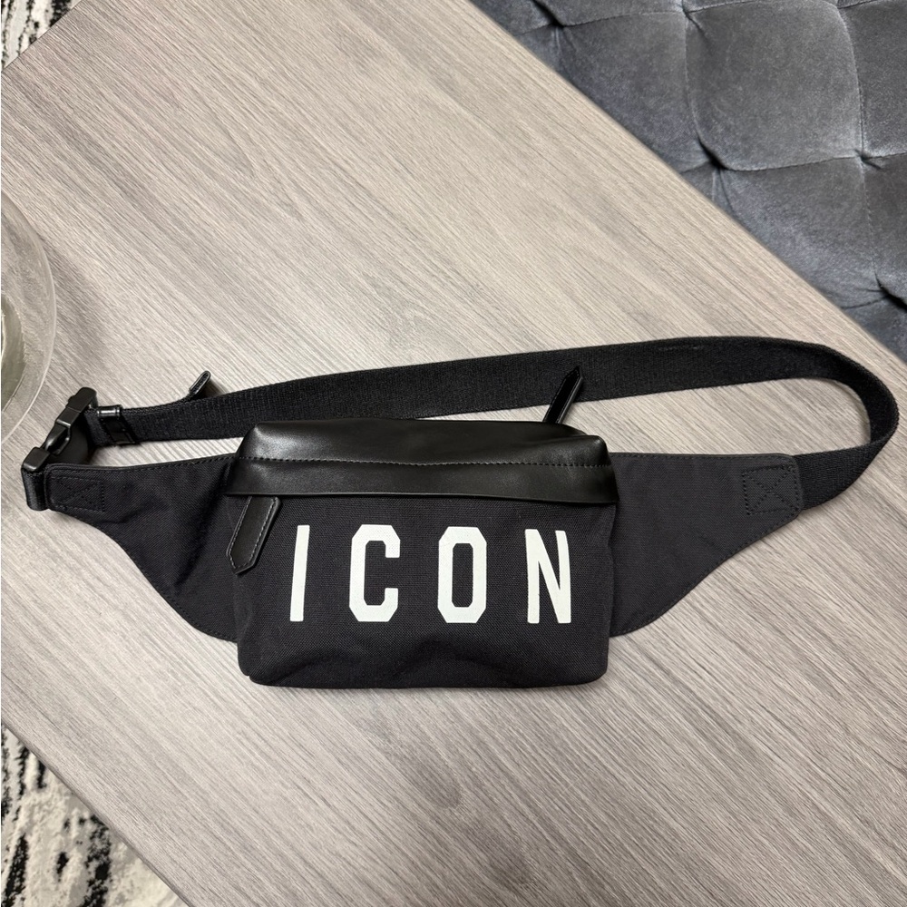 DSQUARED BUMBAG